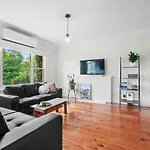 Family Friendly, Sleeps 8, Big Backyard, Pet Friendly