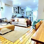Ballarat Holiday Homes - Grant Street Cottage - Natural, Boho, Coastal Vibe - 2 Kms From Sovereign Hill - Sleeps 1 To 6