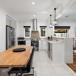 \'Muir House\' Laidback Family Living In Ballarat