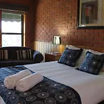 Bakery Hill Motel