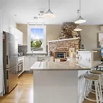 Lovely 3-Bed With Alfresco Dining In Prime Suburb