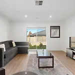 Goldwood Gem - Relaxed Country Escape For Families