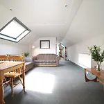 2 Bedroom Self Contained Apartment With Spa