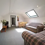 2 Bedroom Self Contained Apartment With Spa