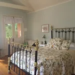 Braeside Garden Cottages