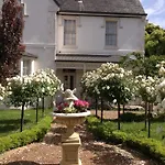 Ardenlee Bed And Breakfast