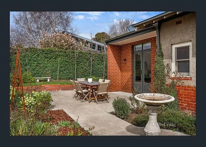 Character-Filled Modern Retreat In Mount Pleasant Ballarat