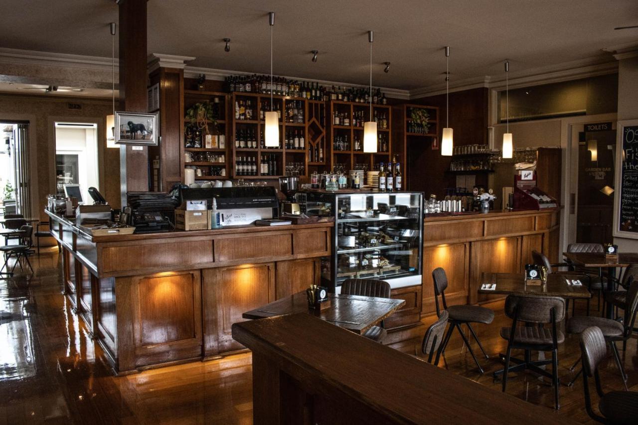 Hotel Oscars And Cafe Bar 4*