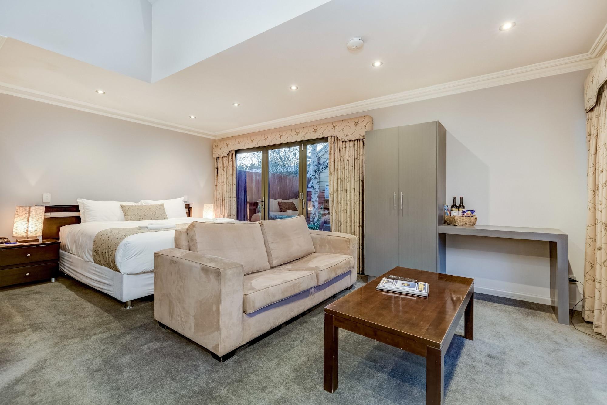 Seymours On Lydiard Hotel