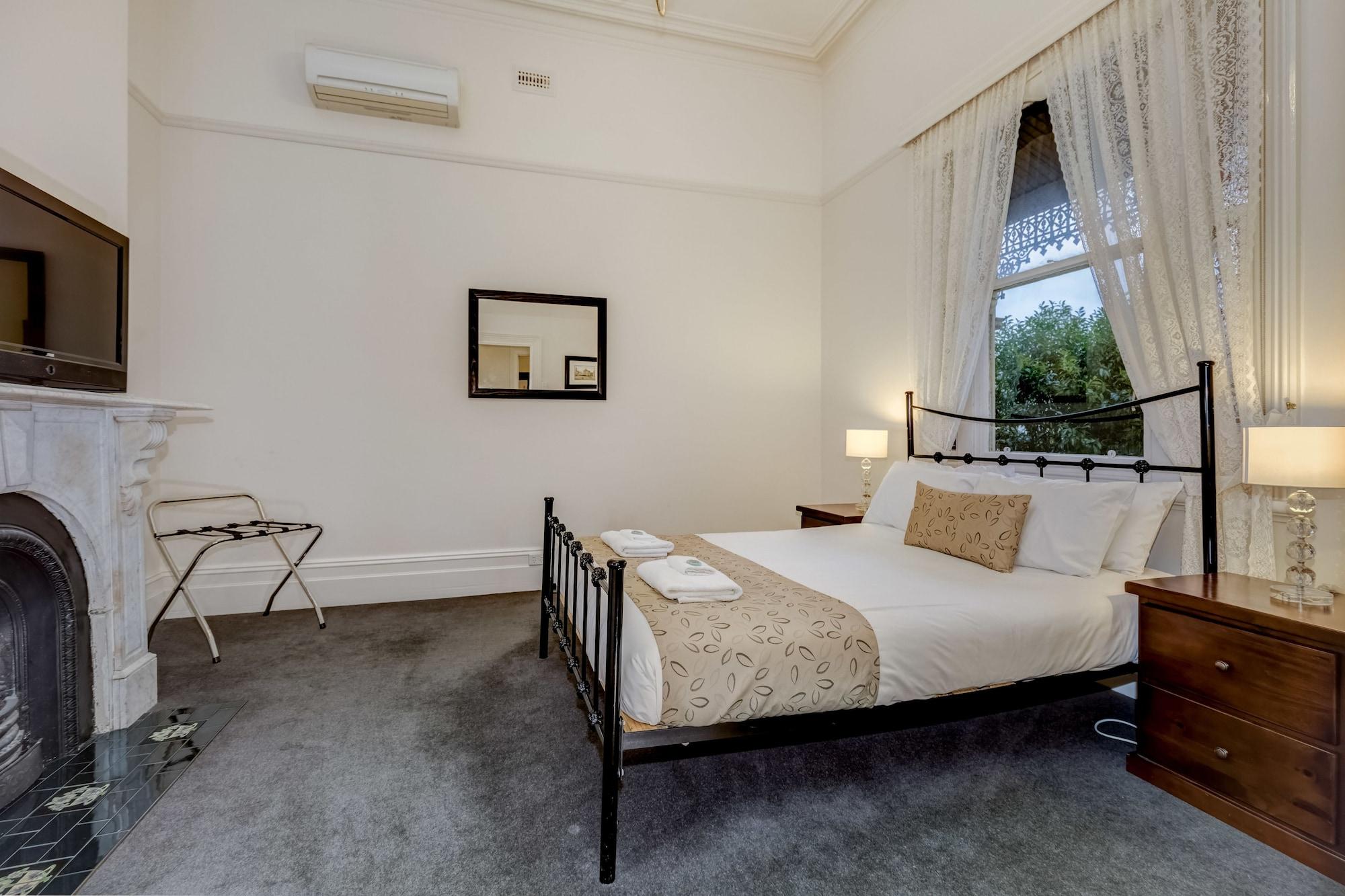 Hotel Seymours On Lydiard 4*