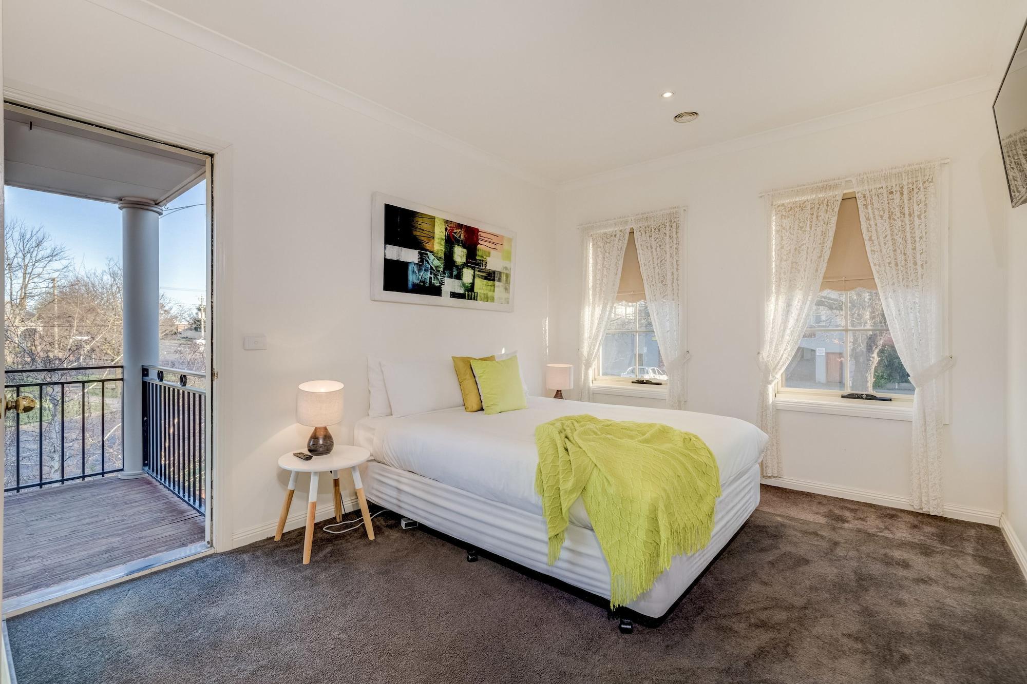 Seymours On Lydiard 4* Ballarat
