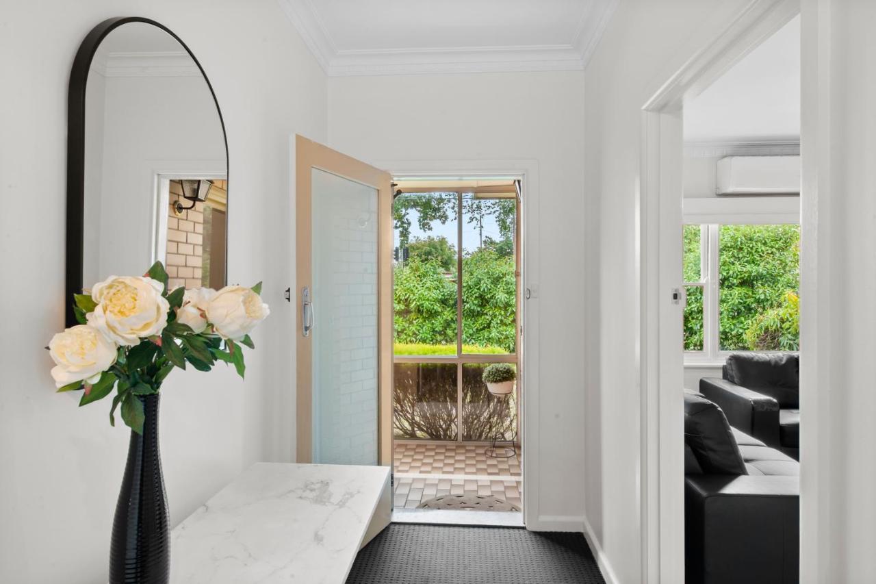 Family Friendly, Sleeps 8, Big Backyard, Pet Friendly Holiday home Ballarat