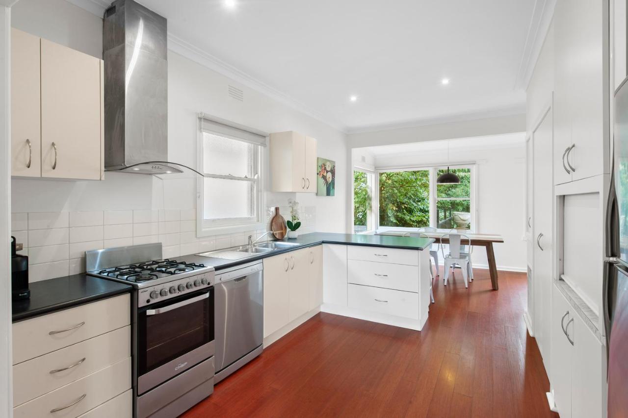 Family Friendly, Sleeps 8, Big Backyard, Pet Friendly Holiday home