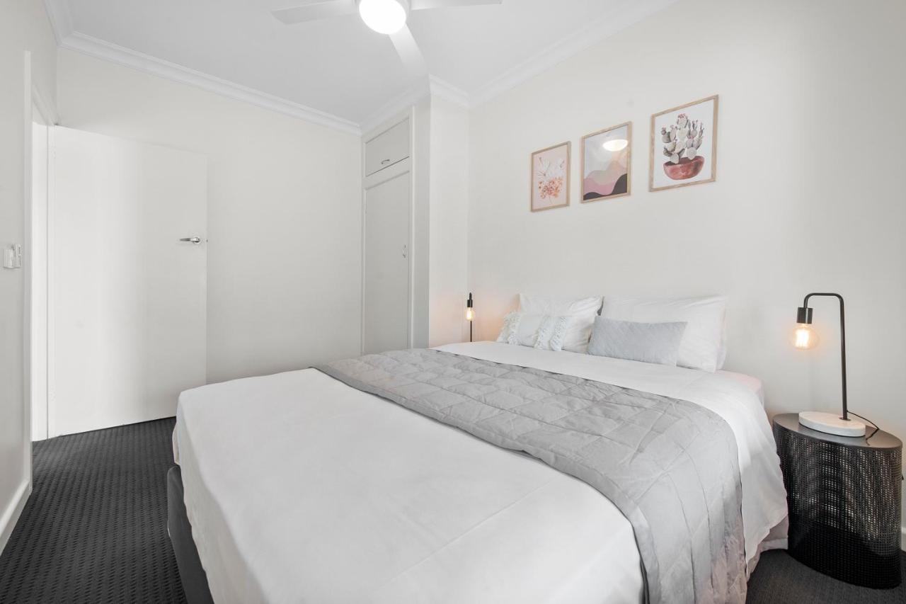 Family Friendly, Sleeps 8, Big Backyard, Pet Friendly *