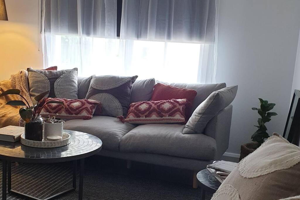Eureka Charming Comfy And Peaceful Only 2 Minutes From Cbd Holiday home *