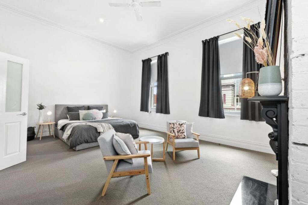 So Central! 3 Bedroom Apartment Ballarat