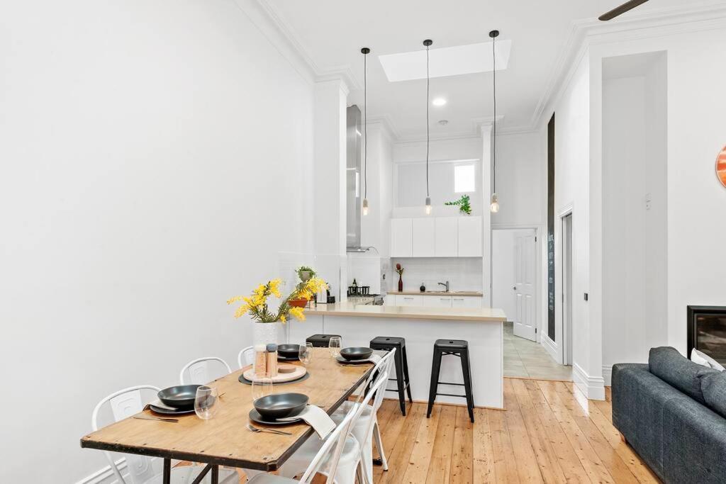 Apartment So Central! 3 Bedroom *