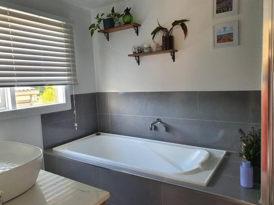 Holiday home Eureka Charming Comfy And Peaceful Only 2 Minutes From Cbd