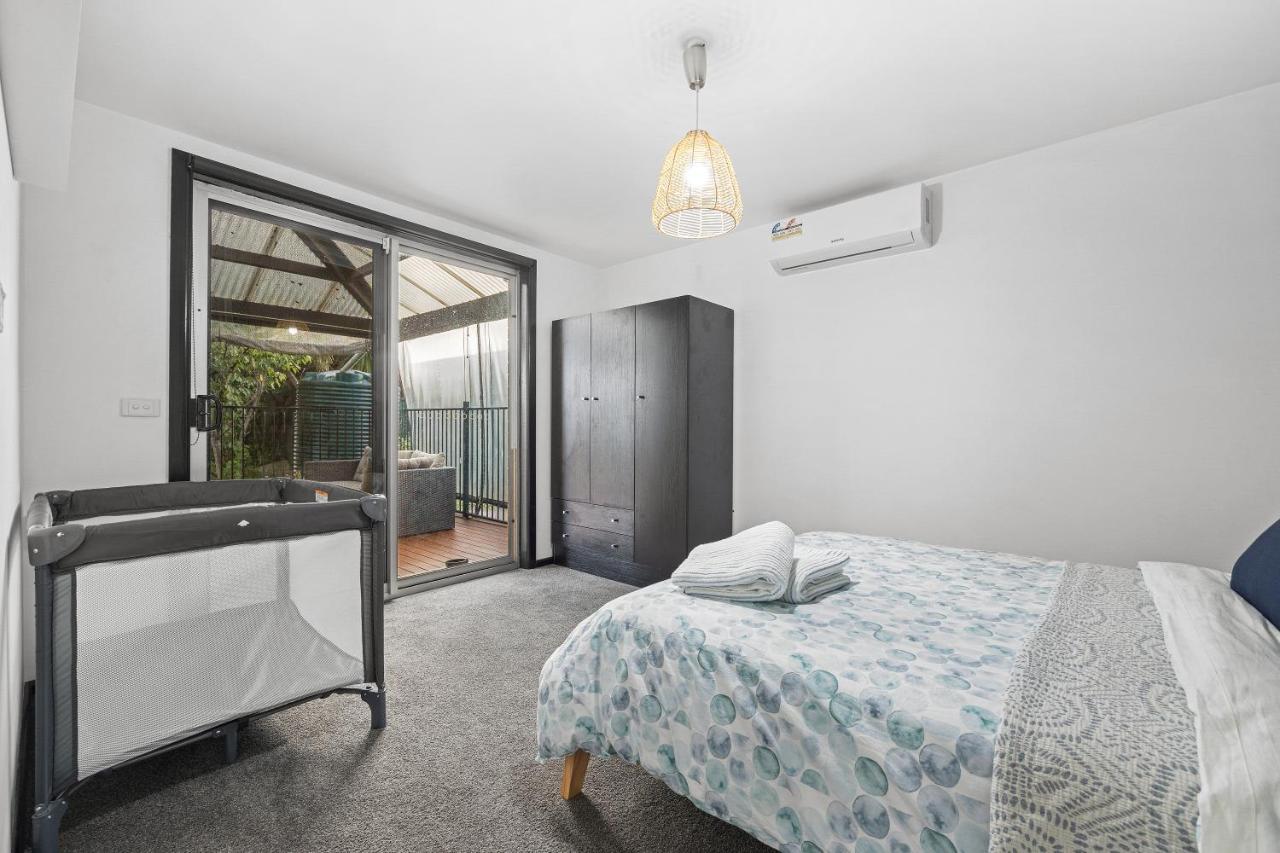 Family Haven: Spacious Near Shopping Ballarat