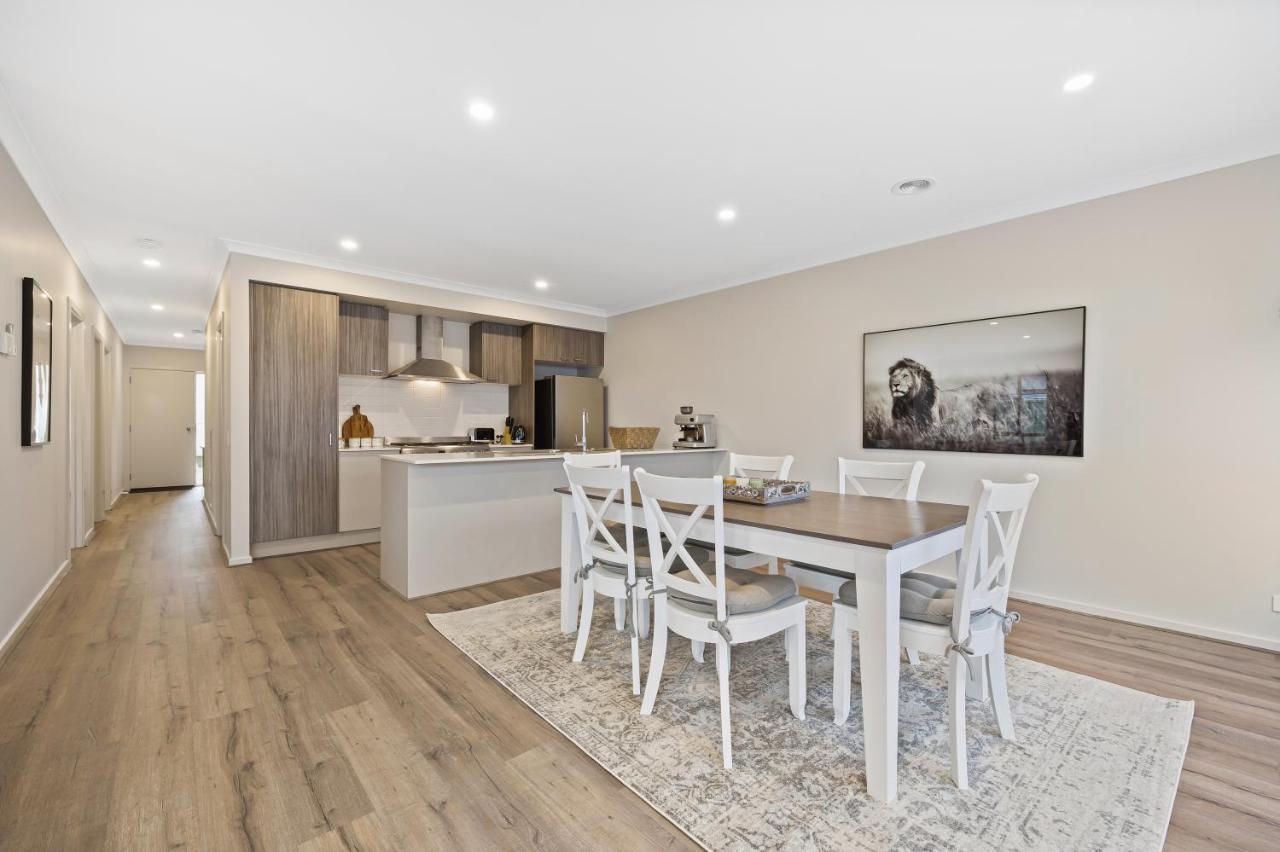 Holiday home Modern Oasis: Stylish 3br Retreat Near Mall