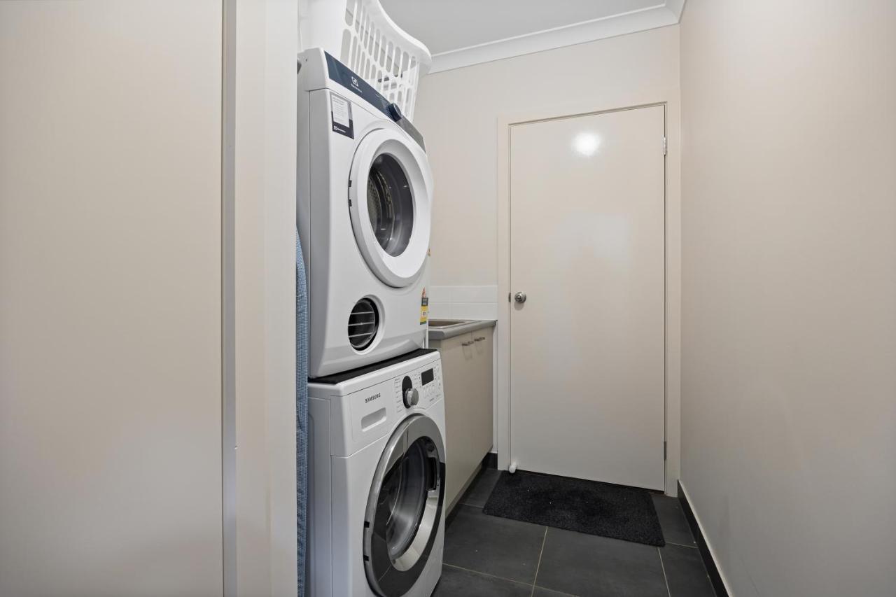 Holiday home Modern Oasis: Stylish 3br Retreat Near Mall Ballarat