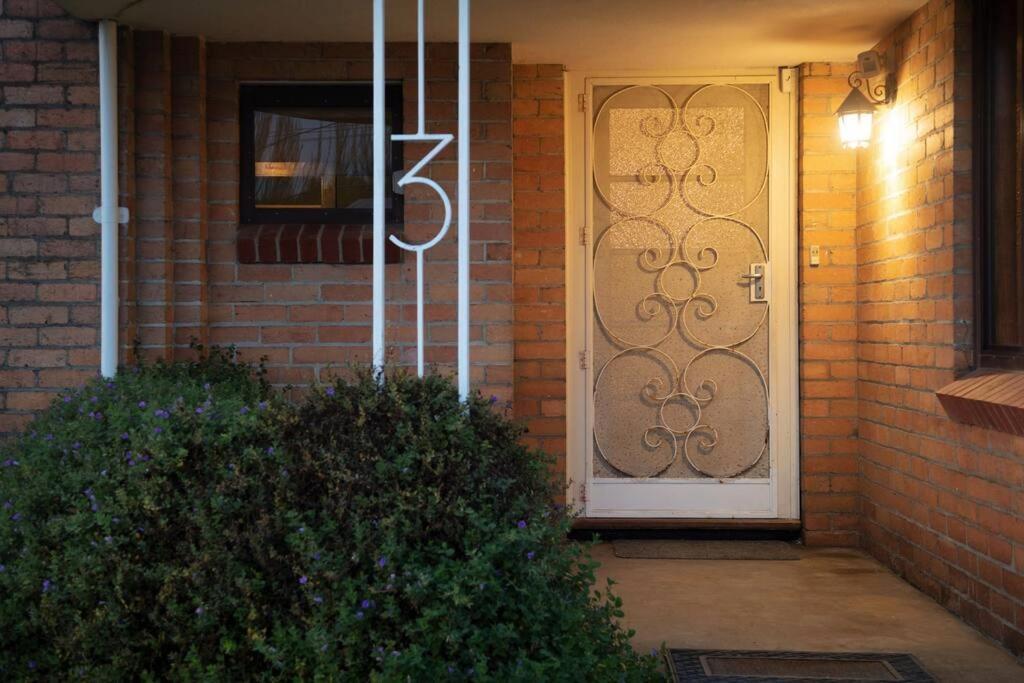 Allawa- & Cosy Art Deco Holiday home *