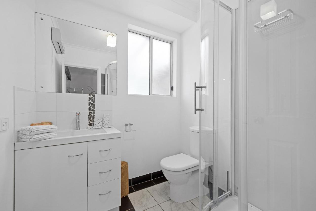 Family Haven: Spacious Near Shopping *