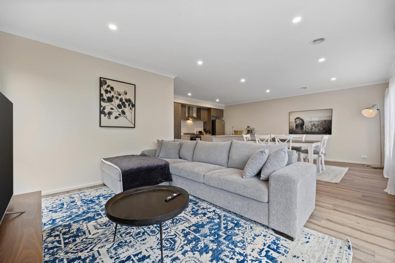 Holiday home Modern Oasis: Stylish 3br Retreat Near Mall Ballarat