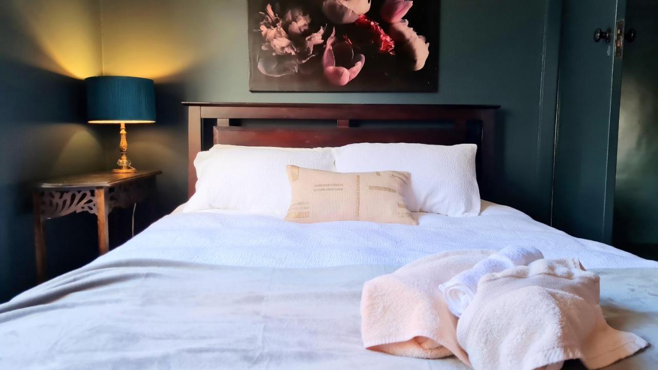 Allawa- & Cosy Art Deco Holiday home Ballarat