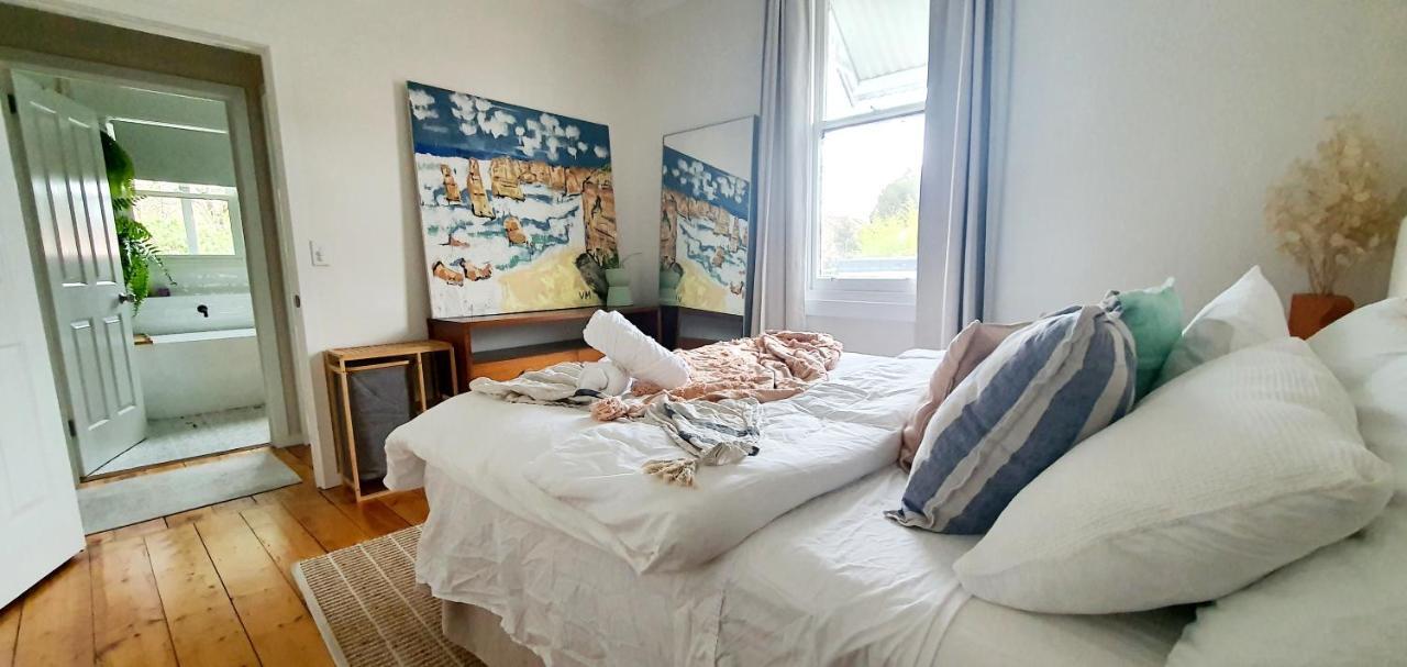 Holiday home - Grant Street - Natural, Boho, Coastal Vibe - 2 Kms From Sovereign Hill - Sleeps 1 To 6 *