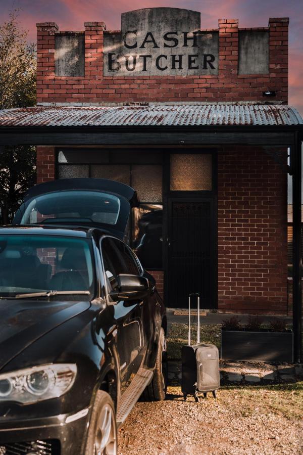The Cash Butcher - Classy & Centrally Located Bed & Breakfast Ballarat