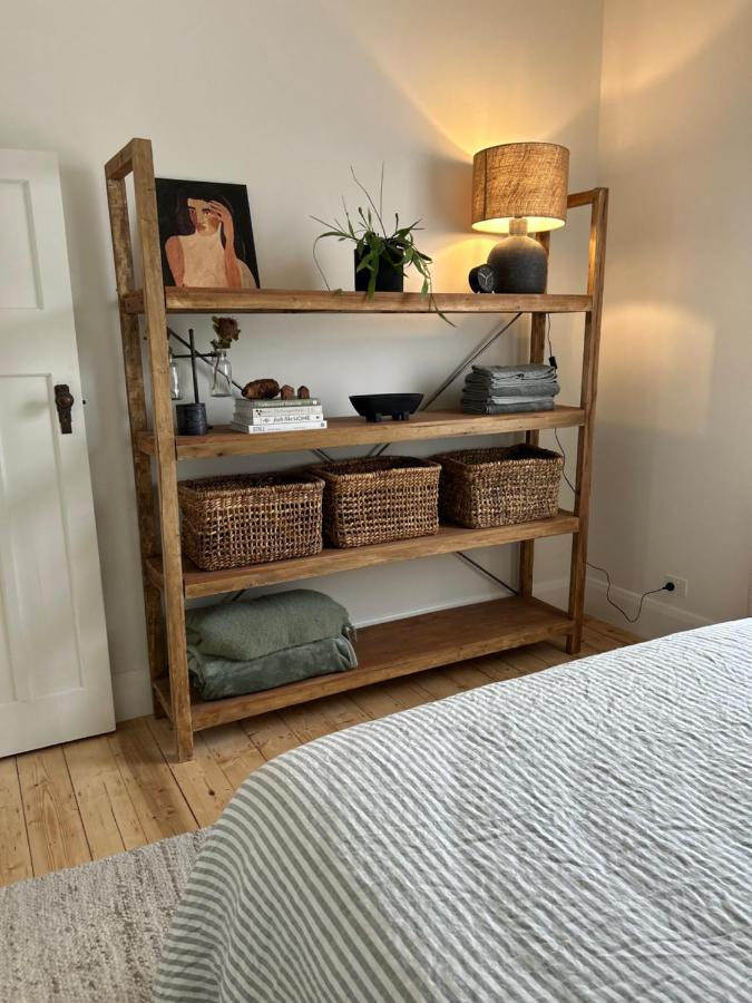 Cozy 2 Bedroom - Newly Renovated, Perfect Location For Of Holiday home