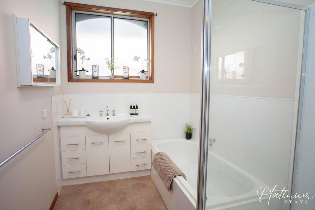 Retreat On Claxton Holiday home *