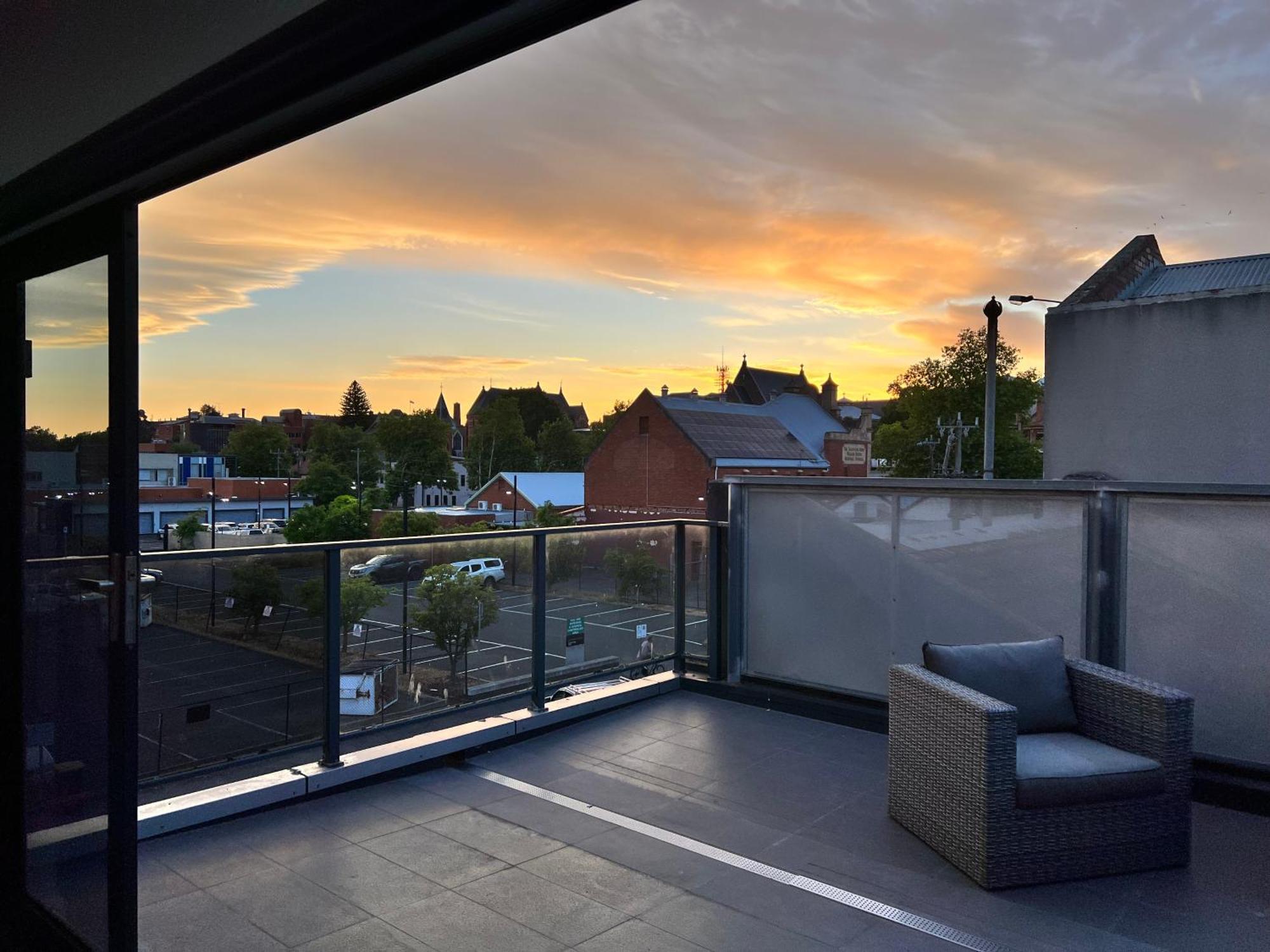 Inner City Pad Apartment *