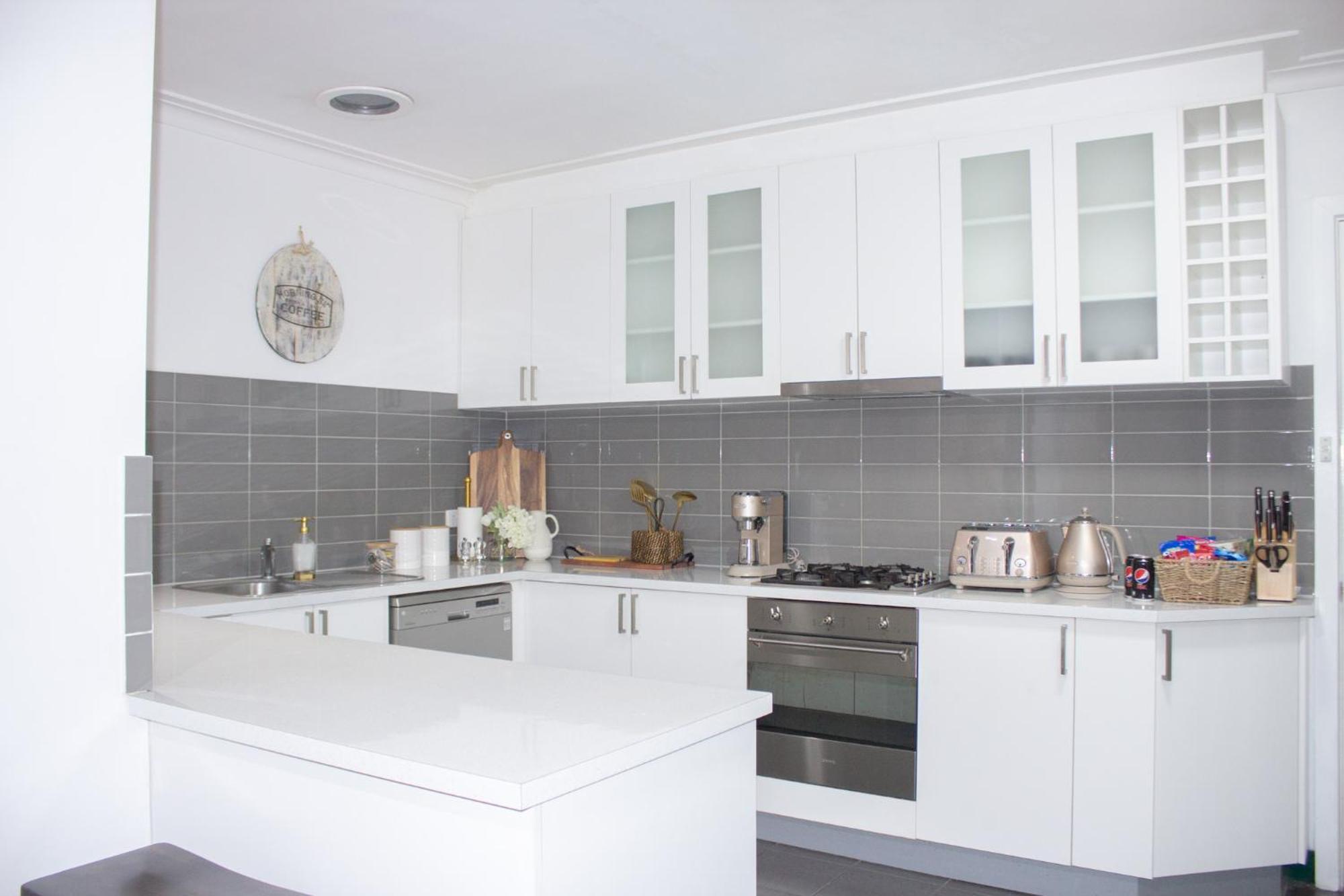 Family Haven: Spacious Near Shopping *