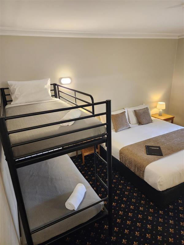 Sovereign Hill Hotel 4*