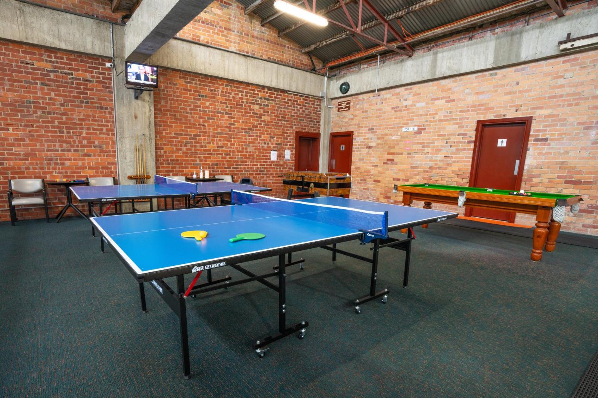 Sovereign Park Motor Motel 4*
