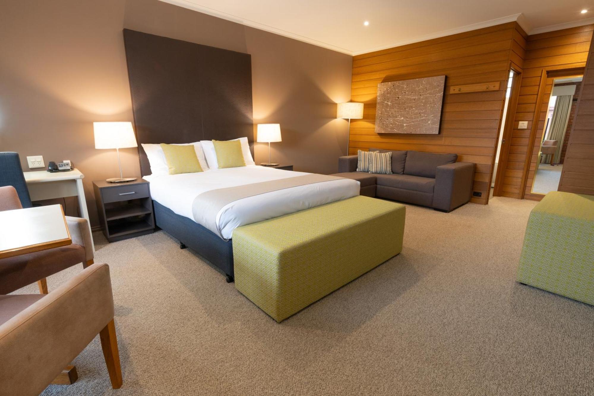Sovereign Park Motor 4*