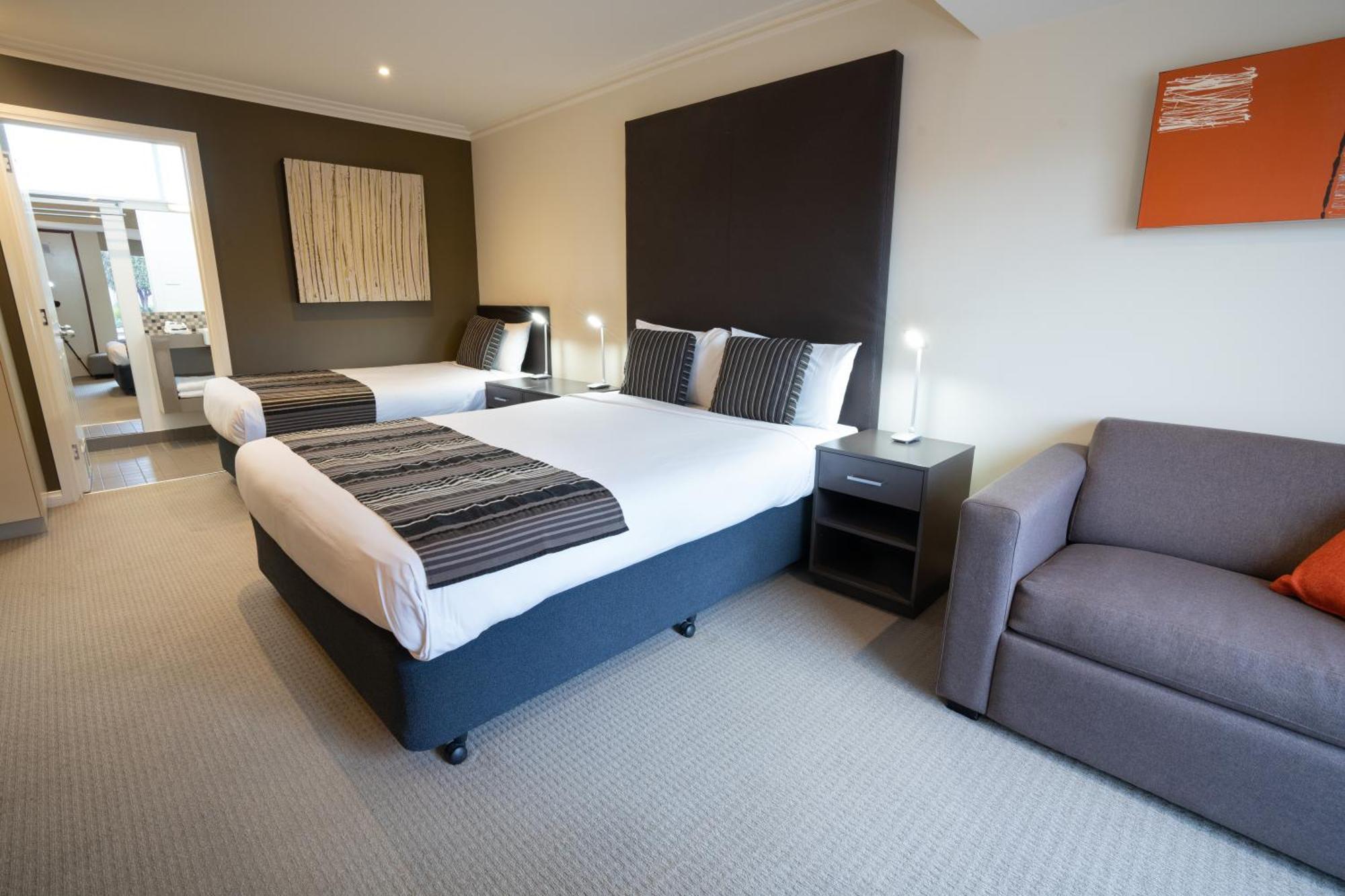 Sovereign Park Motor 4*