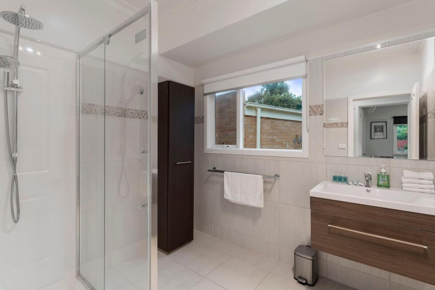 'muir House' Laidback Family Living In Holiday home