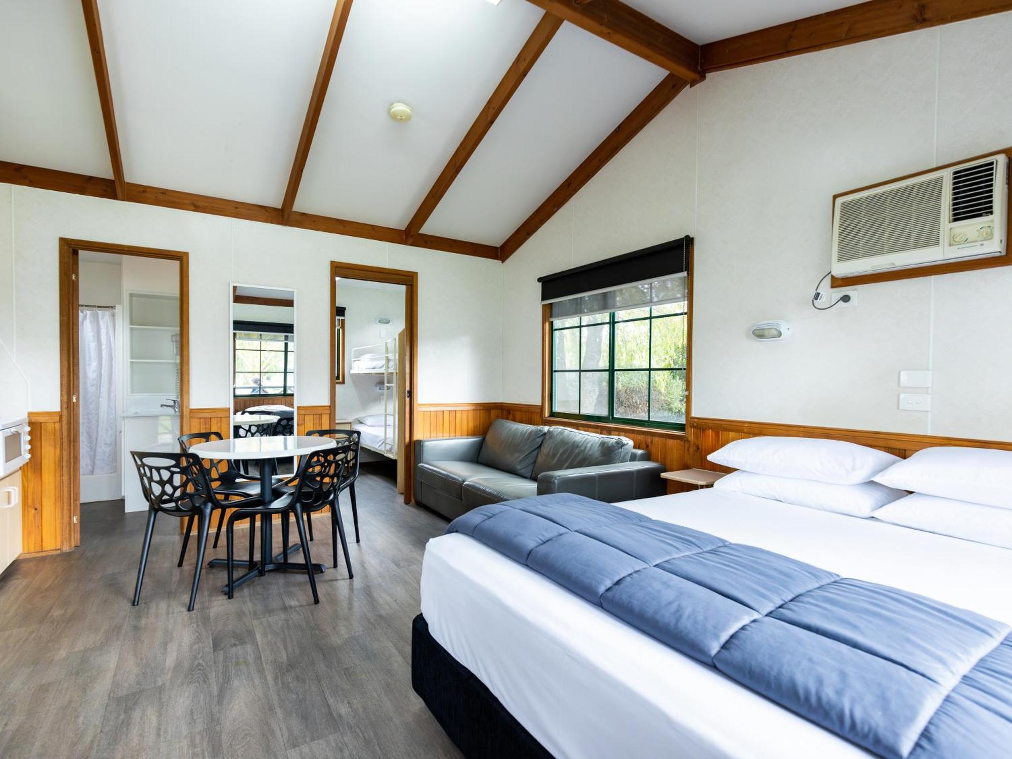 Nrma Holiday park 4*