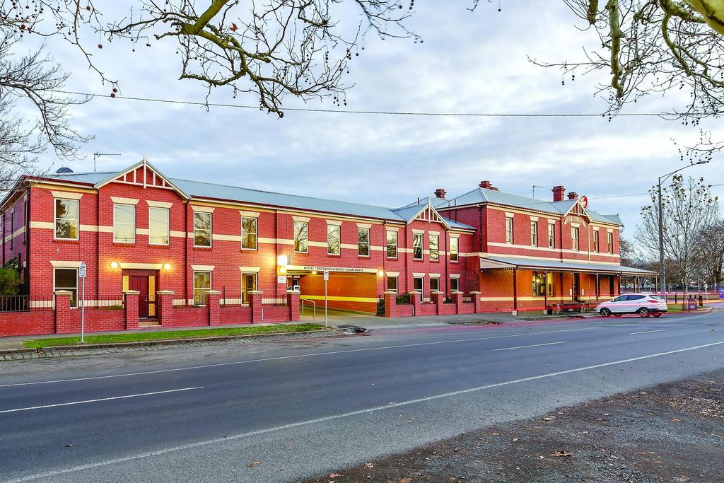 - 4* Ballarat