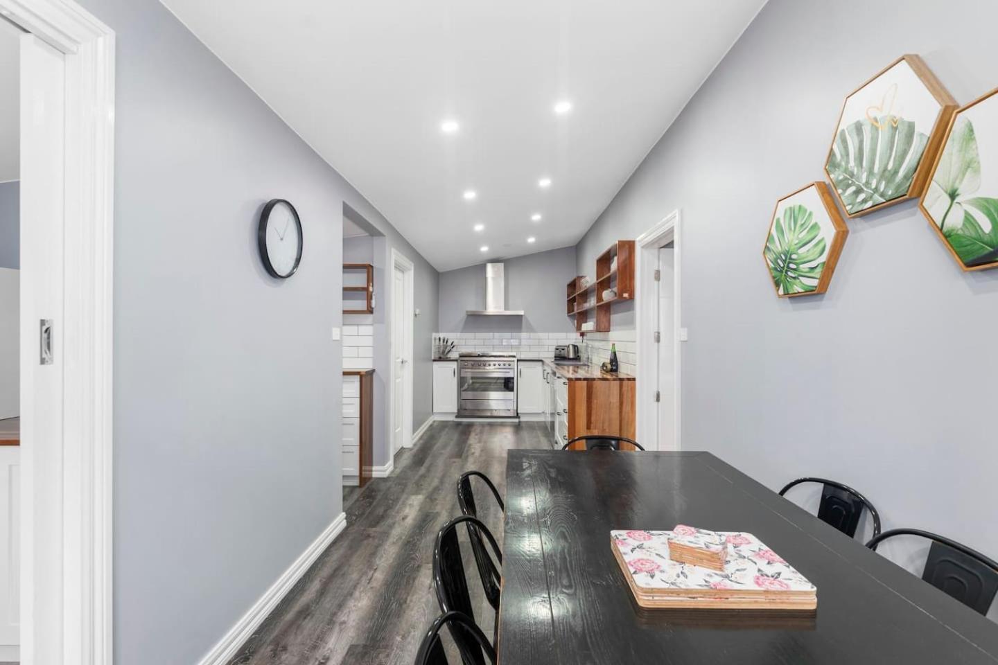 Victorian Charm Meets Modern Ease Near And Cbd Holiday home Ballarat