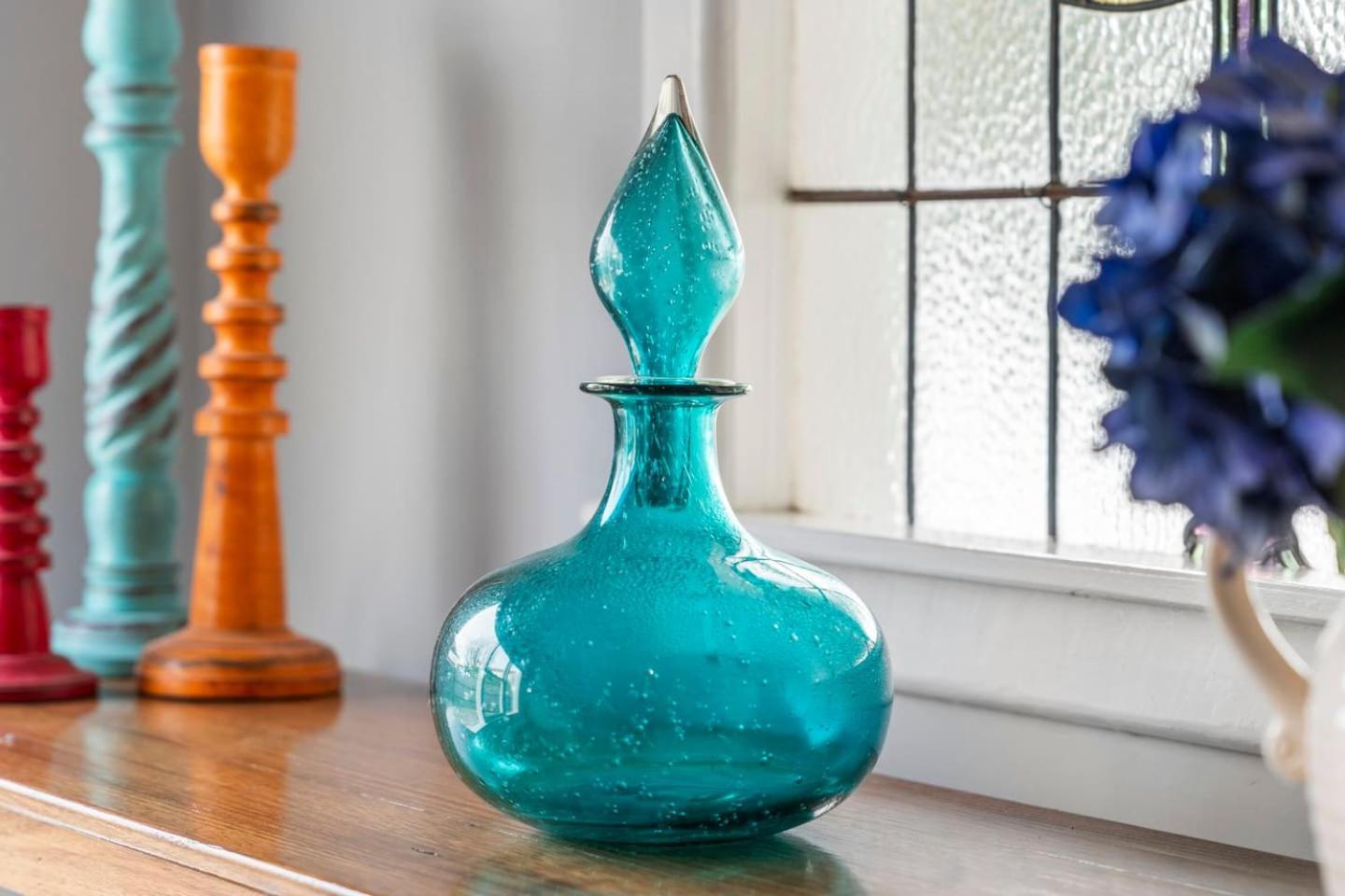 Victorian Charm Meets Modern Ease Near And Cbd *