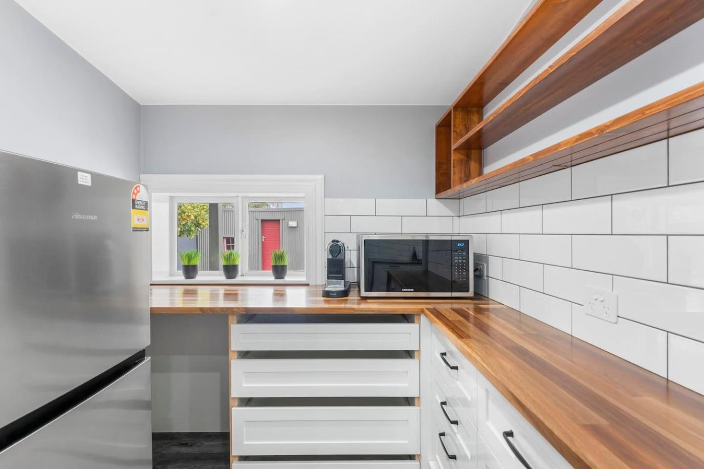 Victorian Charm Meets Modern Ease Near And Cbd Holiday home Ballarat