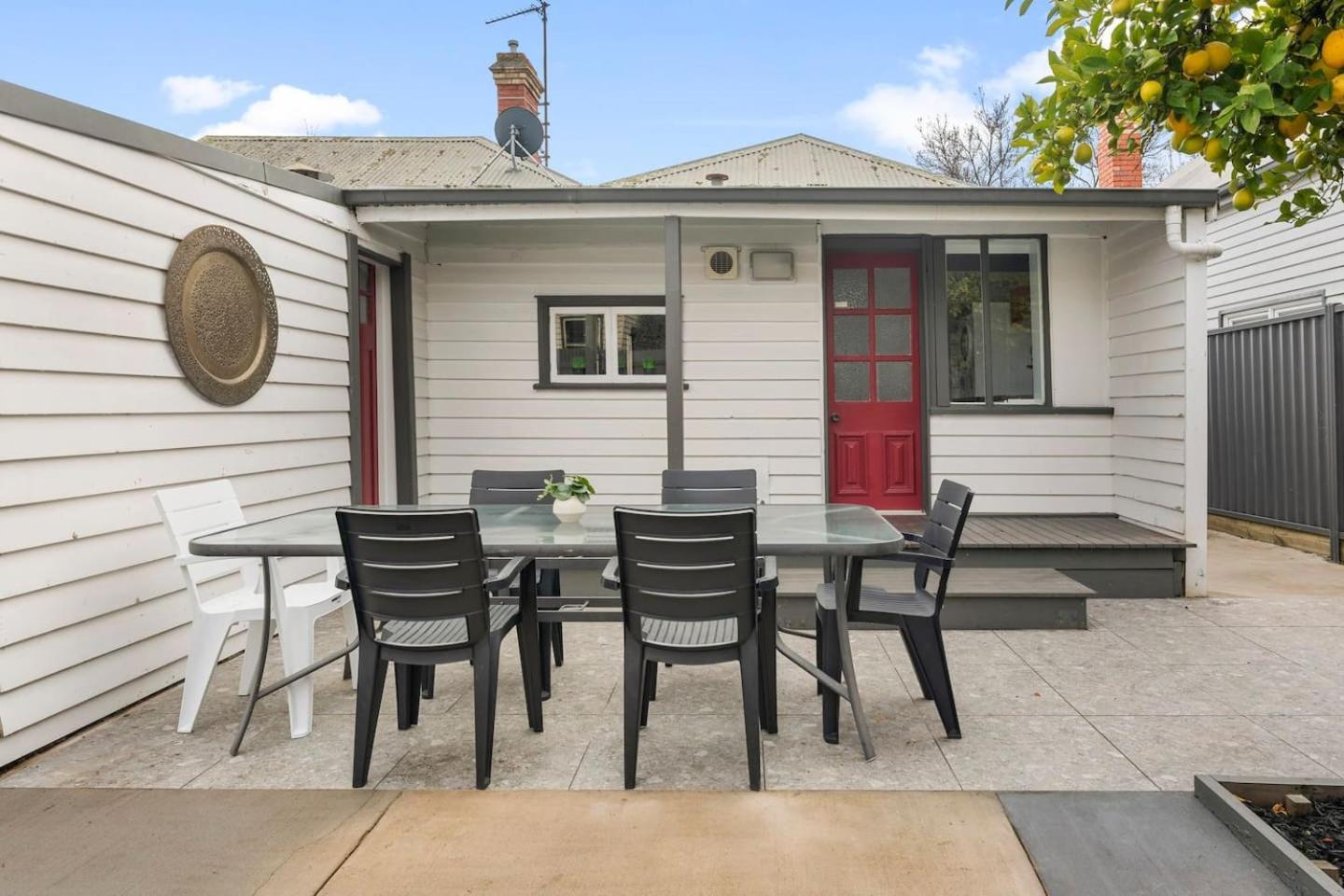 Victorian Charm Meets Modern Ease Near And Cbd *