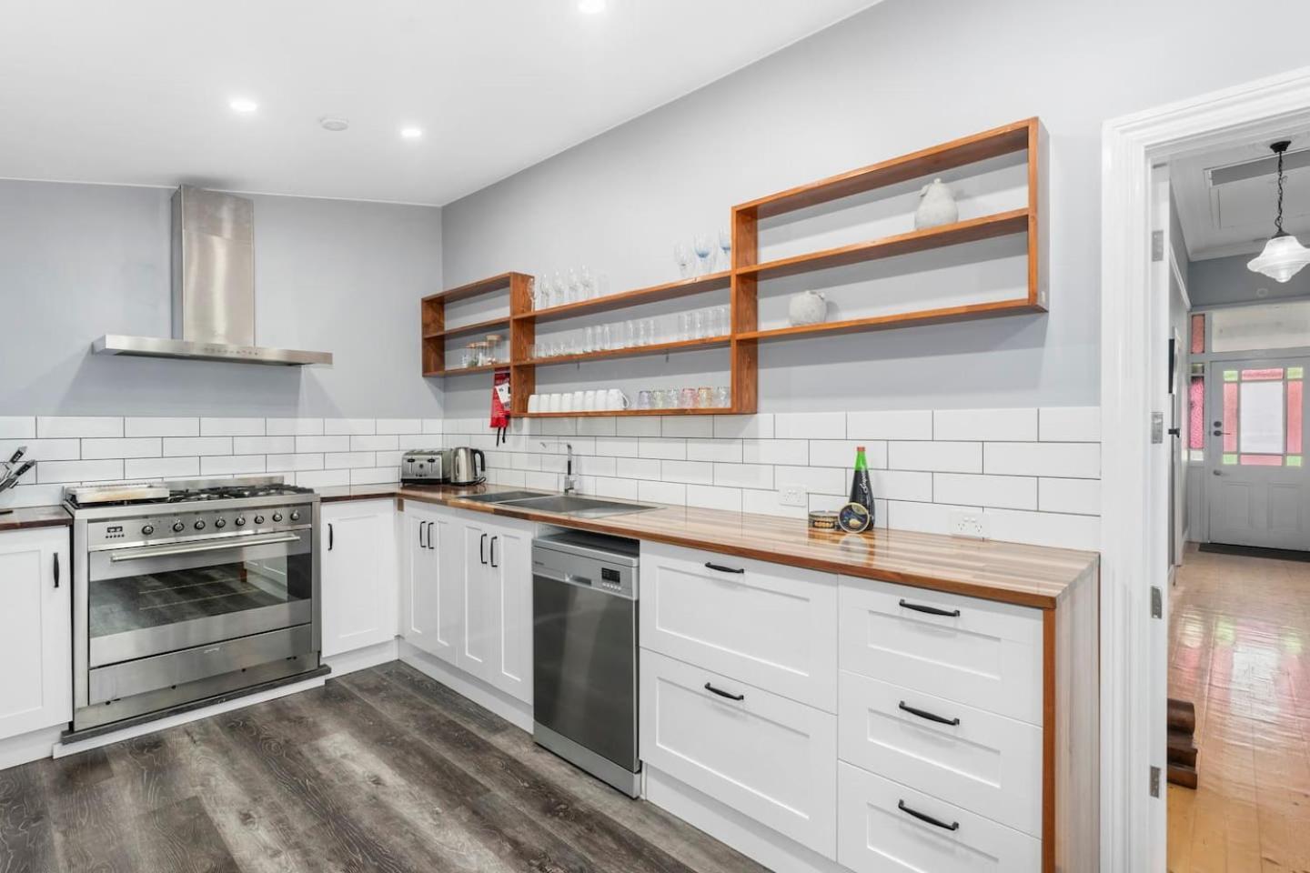 Victorian Charm Meets Modern Ease Near And Cbd Holiday home *