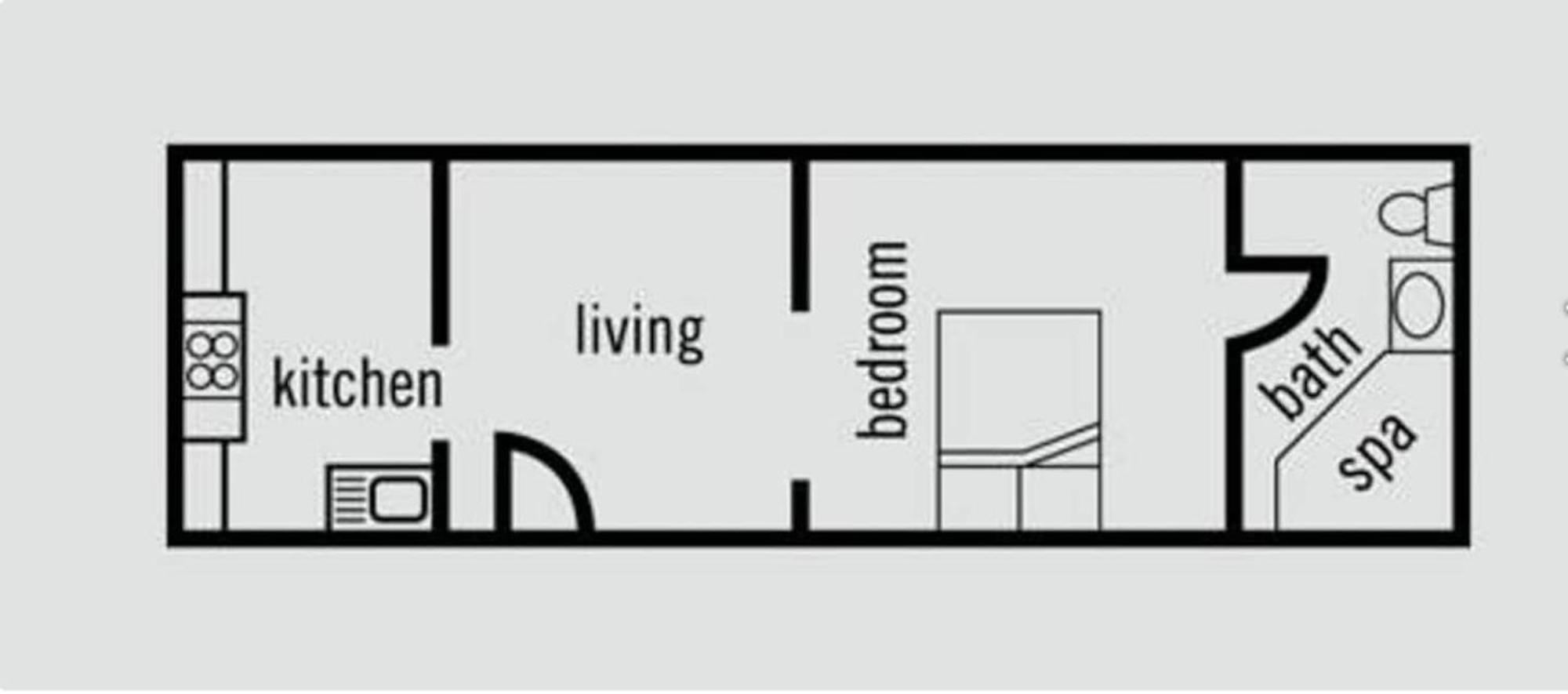 Large Studio With Spa Central Apartment