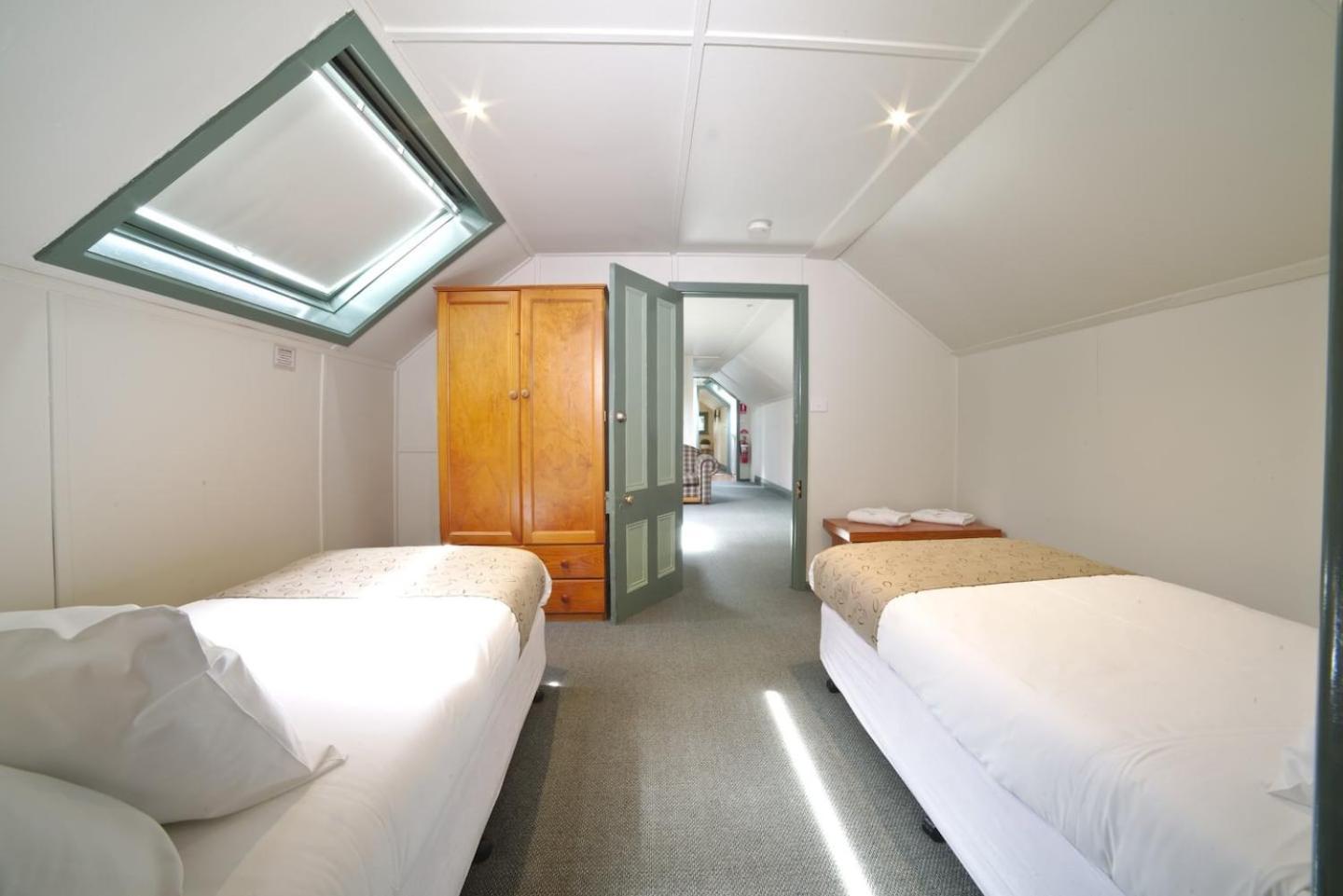 2 Bedroom Self Contained With *