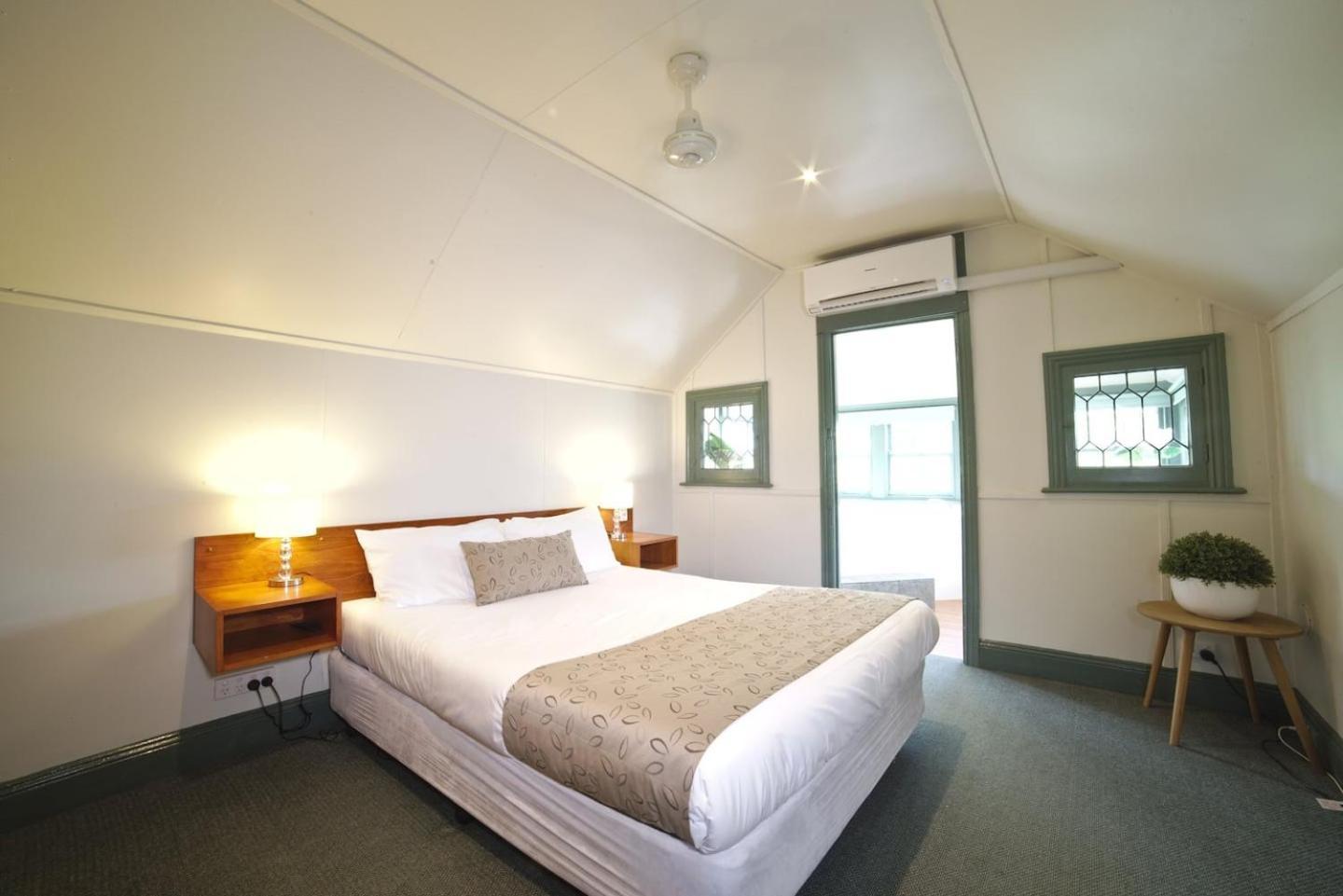2 Bedroom Self Contained With * Ballarat